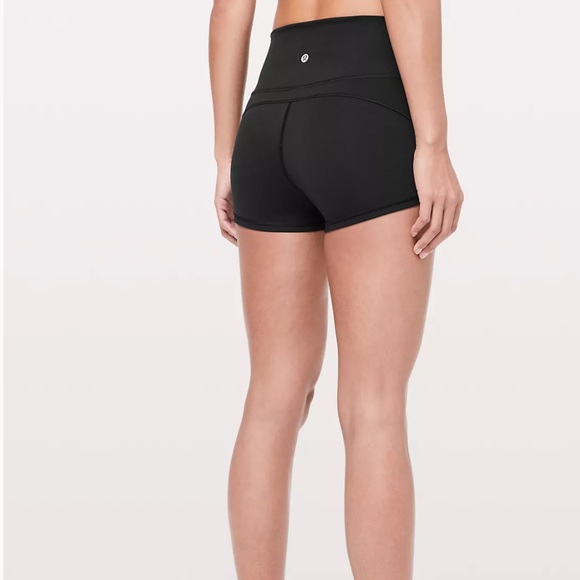 Lululemon In Movement Biker Shorts Everlux 2.5" Size 4 in Black. - Picture 2 of 9